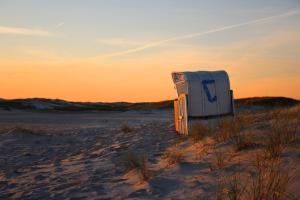 Foto: Strandkorb in der Abendsonne